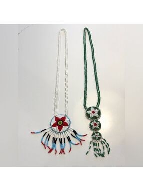 VTG 2PC NATIVE HANDCRAFTED SEED BEADED STAR MEDALLION NECKLACE BOHO 16"L